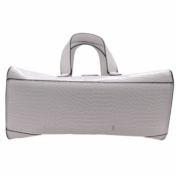 JustFab Weekend In Venice Satchel - Picture 9 of 15